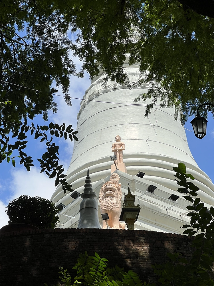 Wat Phnom Center Temple