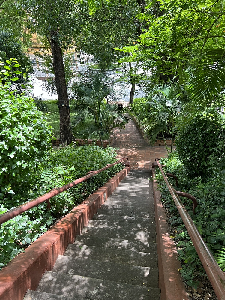 Wat Phnom Garden