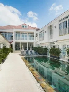 White Boutique Hotel and Residences
