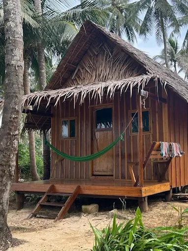Lily's Beach Bungalows, Bar & Restaurant
