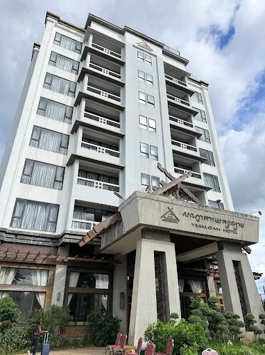 Yeak Loam Hotel & Spa